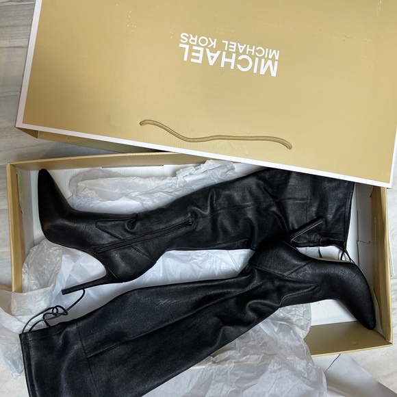 SOLD | NWT MK MICHAEL KORS | JAMIE HIGH HEEL BOOTS | 8,5 - Picture 9 of 9